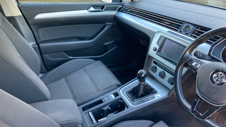 Volkswagen Passat 2.0 TDI SE Business 5dr Diesel Estate